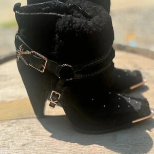 IVY KIRZHNER NEW YORK ANKLE BOOT 8.5